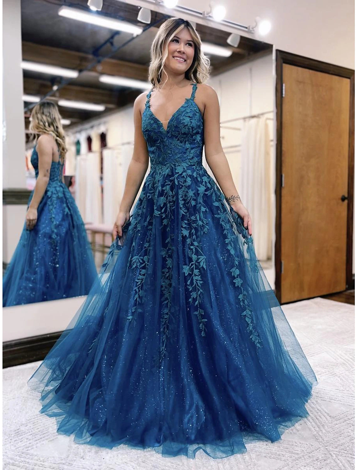 Women's Everyday Garments Ball Gown A-Line Prom Dresses Sparkle & Shine Dress Formal Floor Length Sleeveless V Neck Tulle Backless with Glitter Appliques