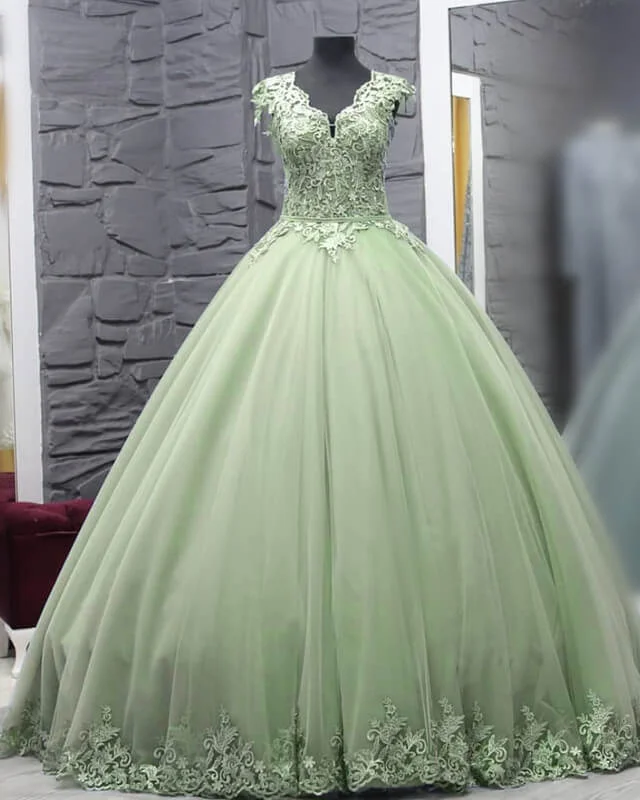 Stylish Women's Clothing A-Line Princess Lace V-neck Cap Sleeve Tulle Ball Gown Quinceanera Dress