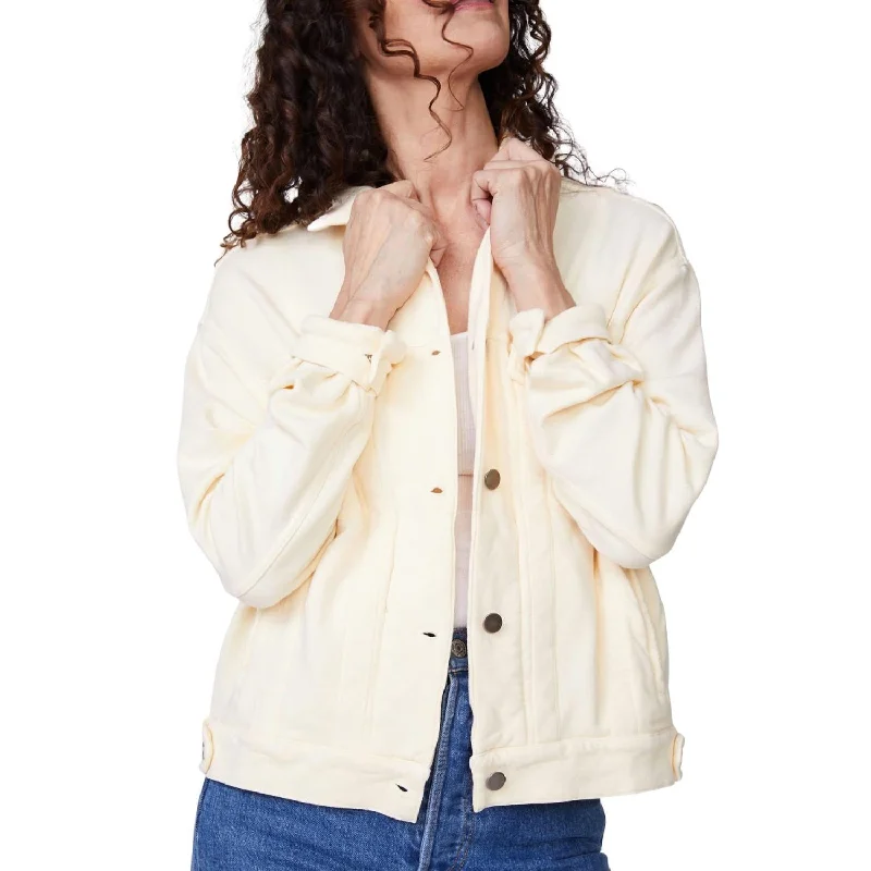 Women's Trendy Casual Clothes Supersoft Fleece Trucker Jacket In Buttercream