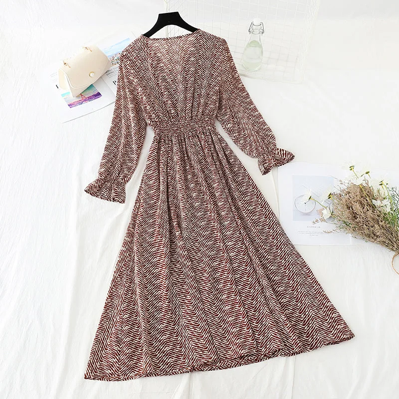 Women's Seasonal Fashion Trends Korean vintage floral dress looks thin with ruffle sleeves  4843